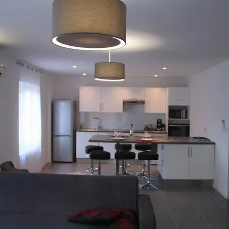 Appart Dans Maison 2 Km De La Plage Villeneuve-Loubet Exterior photo