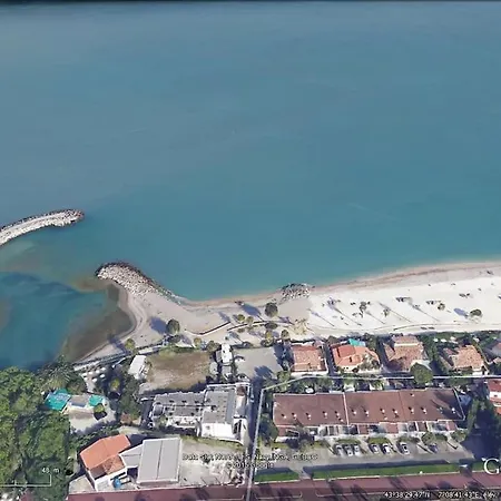 Appart Dans Maison 2 Km De La Plage Villeneuve-Loubet Exterior photo