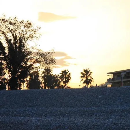 Appart Dans Maison 2 Km De La Plage Villeneuve-Loubet Exterior photo