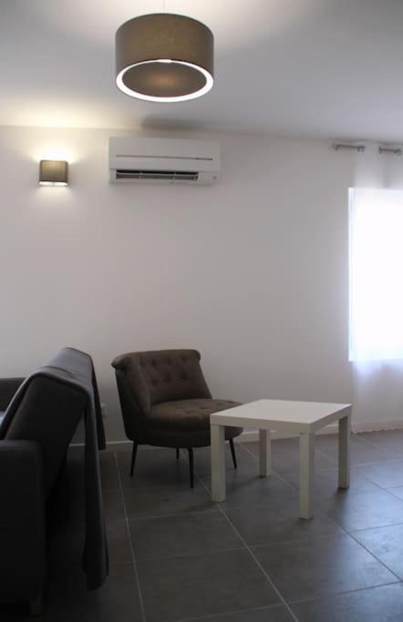 Dans Maison 2 Km De La Villeneuve-Loubet